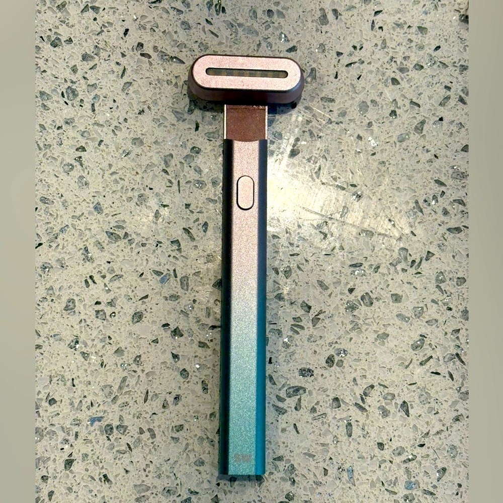 Solawave Skincare wand 4 in 1